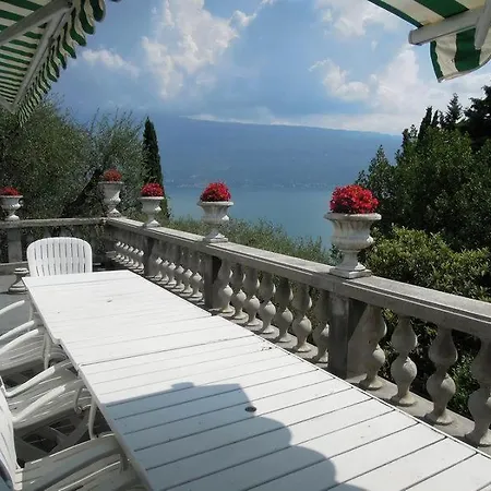 Pinetina Apartment